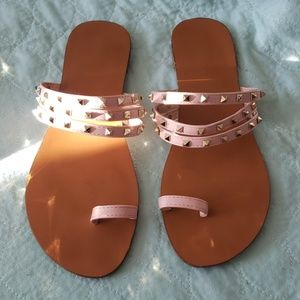 Flat sandals